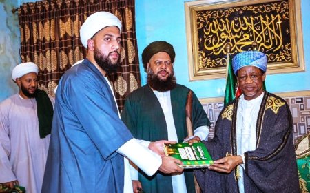 BAKIN DA SUKA KAWO ZIYARA NIGERIA YAN DARIQAR QADIRIYYA SHAZULIYYA NE