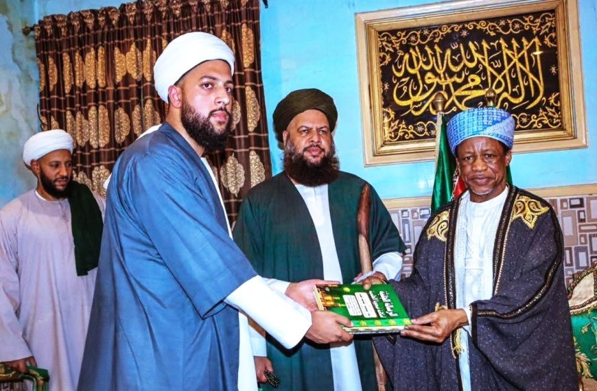 BAKIN DA SUKA KAWO ZIYARA NIGERIA YAN DARIQAR QADIRIYYA SHAZULIYYA NE